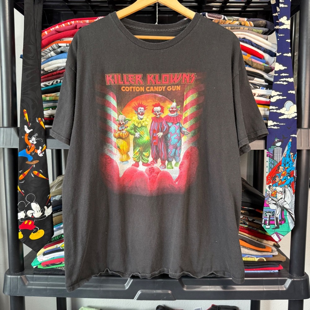 Modern Black Killer Klowns From Outer Space Cotton Candy Gun Graphic Tee XL